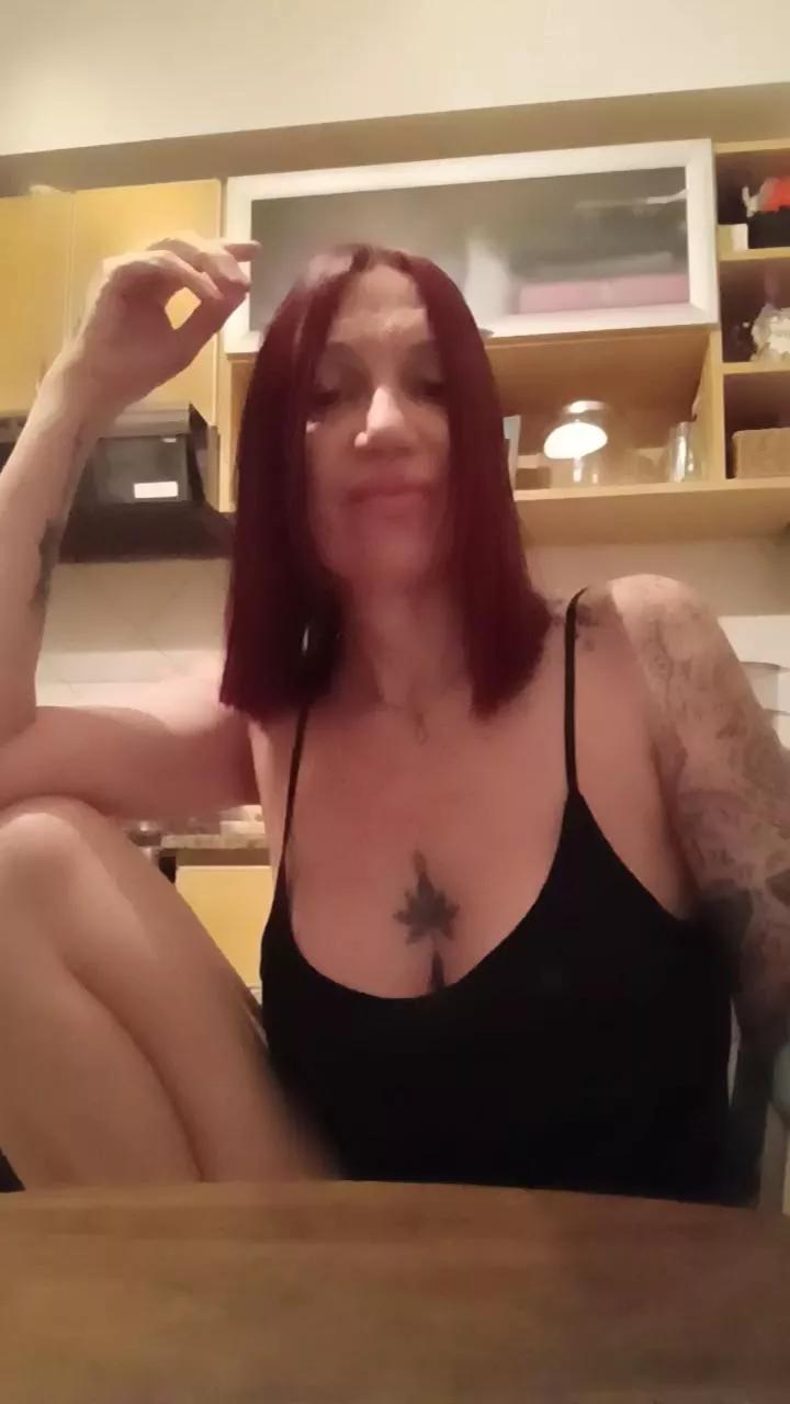 dulcelaly33 on Cam4 